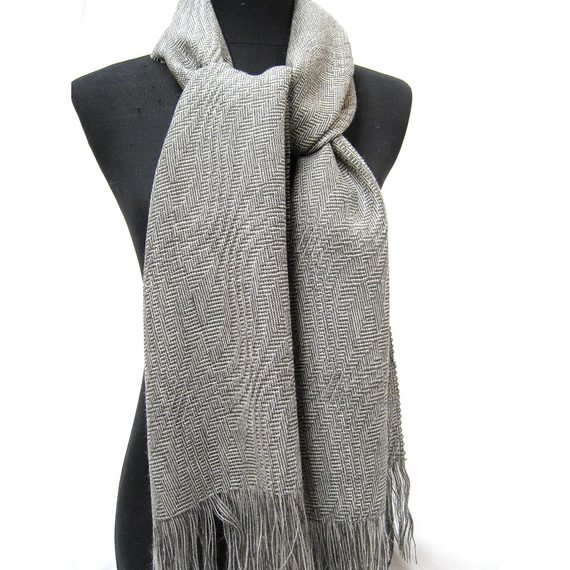 Fly Buys: Stansborough Grey Wool Lord of The Rings Scarf